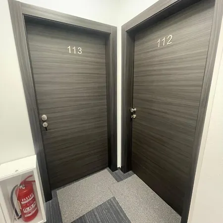 4Trees Airport Apartments And Rooms Velika Gorica Exterior photo