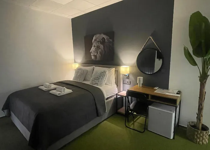 4Trees Airport Apartments And Rooms